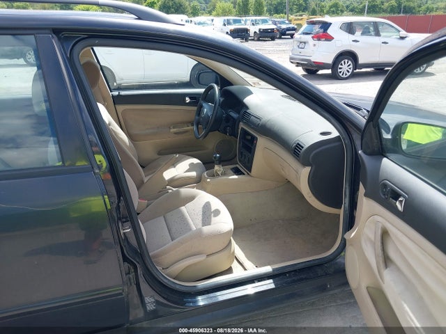 45906323 :رقم المزاد ، WVWHC63B81E031169 vin ، 2001 Volkswagen Passat Gls مزاد بيع