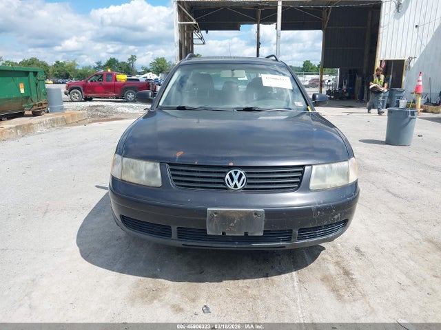 45906323 :رقم المزاد ، WVWHC63B81E031169 vin ، 2001 Volkswagen Passat Gls مزاد بيع