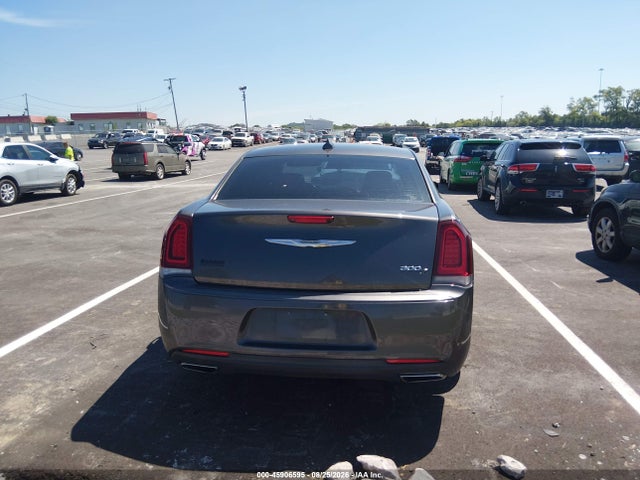 Chrysler 300 300s 2018 2C3CCABG0JH214122 Image 16