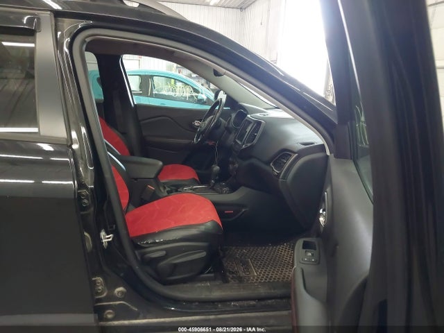 2020 Jeep Cherokee Trailhawk 4x4 მანქანა იყიდება აუქციონზე, vin: 1C4PJMBX2LD636641, აუქციონის ნომერი: 45906651