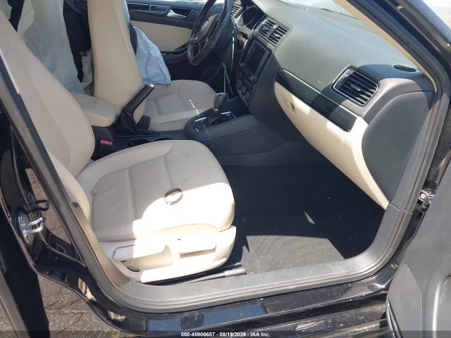 45906687 :رقم المزاد ، 3VWL17AJ7HM225547 vin ، 2017 Volkswagen Jetta 1.8t Sel مزاد بيع