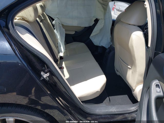 45906687 :رقم المزاد ، 3VWL17AJ7HM225547 vin ، 2017 Volkswagen Jetta 1.8t Sel مزاد بيع