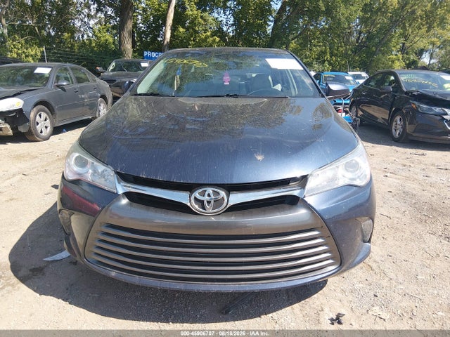 45906707 :رقم المزاد ، 4T1BF1FK7HU644407 vin ، 2017 Toyota Camry Xle مزاد بيع