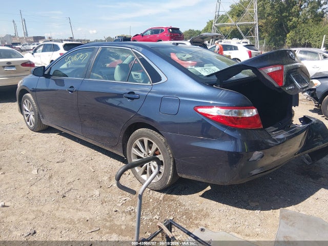 45906707 :رقم المزاد ، 4T1BF1FK7HU644407 vin ، 2017 Toyota Camry Xle مزاد بيع