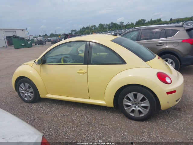 45906785 :رقم المزاد ، 3VWRW31C49M500900 vin ، 2009 Volkswagen New Beetle 2.5l مزاد بيع