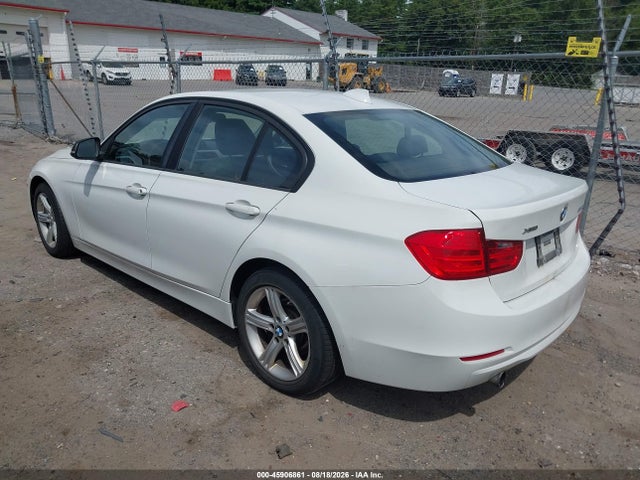BMW 320i Xdrive 2014 WBA3C3G51ENS71826 Image 3