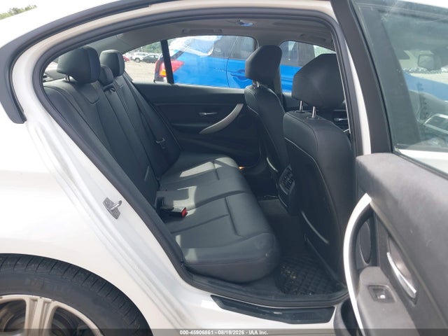 BMW 320i Xdrive 2014 WBA3C3G51ENS71826 Image 8