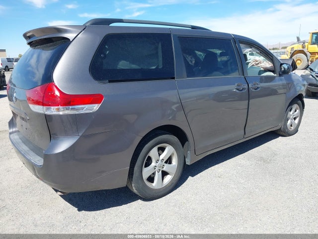 2014 Toyota Sienna Le V6 8 Passenger მანქანა იყიდება აუქციონზე, vin: 5TDKK3DC3ES469340, აუქციონის ნომერი: 45906953