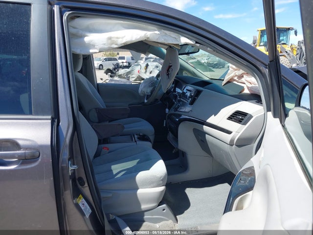 2014 Toyota Sienna Le V6 8 Passenger მანქანა იყიდება აუქციონზე, vin: 5TDKK3DC3ES469340, აუქციონის ნომერი: 45906953