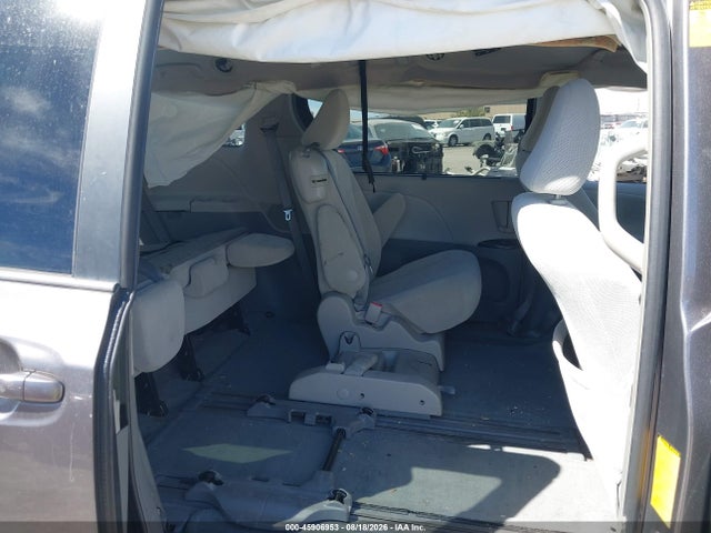 2014 Toyota Sienna Le V6 8 Passenger მანქანა იყიდება აუქციონზე, vin: 5TDKK3DC3ES469340, აუქციონის ნომერი: 45906953