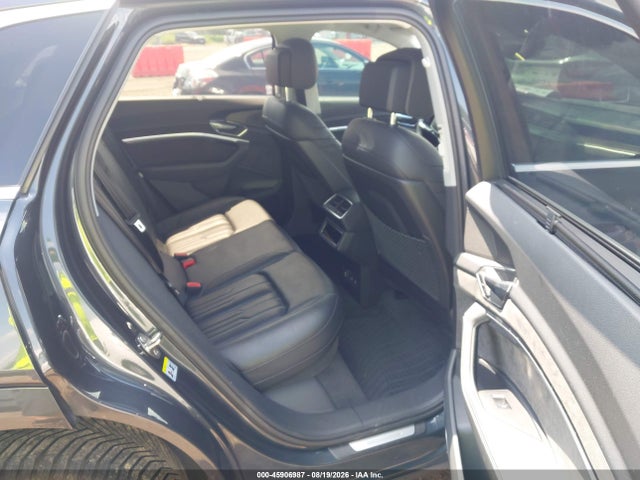 Audi E-tron Premium Plus 2019 WA1VAAGE5KB024967 Image 8