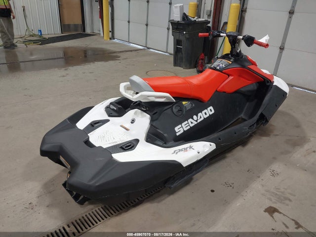 Продажа на аукционе авто 2025 Sea Doo Spark Trixx 3up, vin: YDV39792B525, номер лота: 45907070