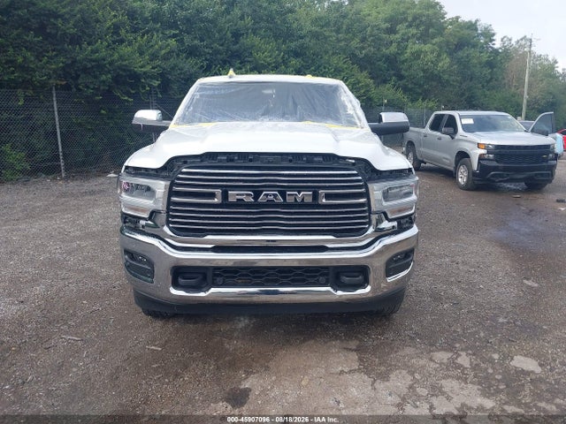 3C6UR5FJ9NG386951 RAM 2500 Laramie 4x4 6&#039;4 Box