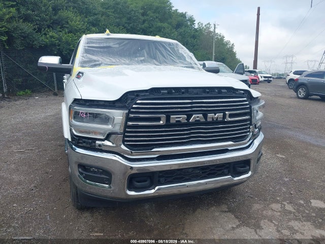 3C6UR5FJ9NG386951 RAM 2500 Laramie 4x4 6&#039;4 Box