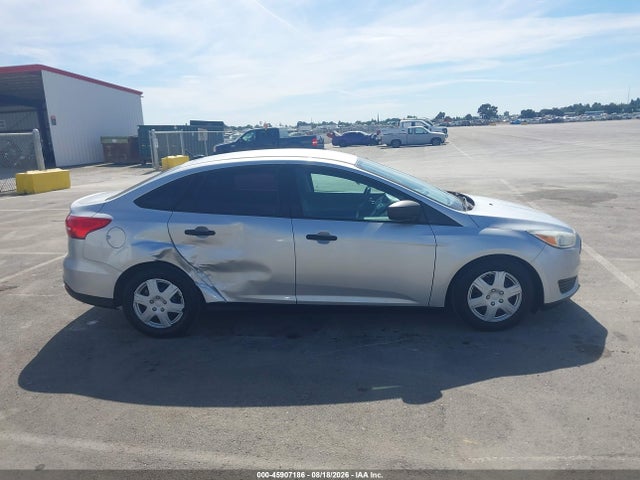 Ford FOCUS S 2016 1FADP3E29GL276233 Image 13