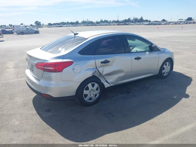 Ford FOCUS S 2016 1FADP3E29GL276233 Image 4