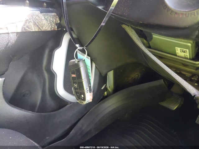 45907210 :رقم المزاد ، ZACCJBAB9JPJ42670 vin ، 2018 Jeep Renegade Sport 4x4 مزاد بيع