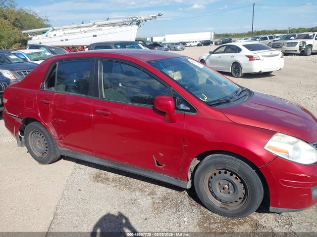 2010 Nissan Versa 1.8s მანქანა იყიდება აუქციონზე, vin: 3N1BC1AP3AL428928, აუქციონის ნომერი: 45907729