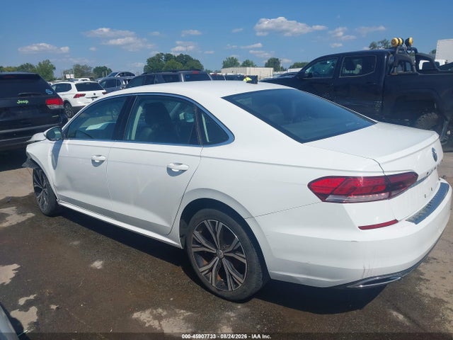 Продажа на аукционе авто 2022 Volkswagen Passat 2.0t Se, vin: 1VWSA7A39NC004932, номер лота: 45907733