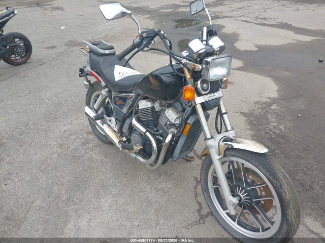45907774 :رقم المزاد ، JH2PC0808DM002319 vin ، 1983 Honda Vt500 C مزاد بيع