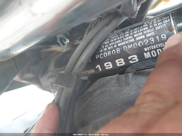 45907774 :رقم المزاد ، JH2PC0808DM002319 vin ، 1983 Honda Vt500 C مزاد بيع