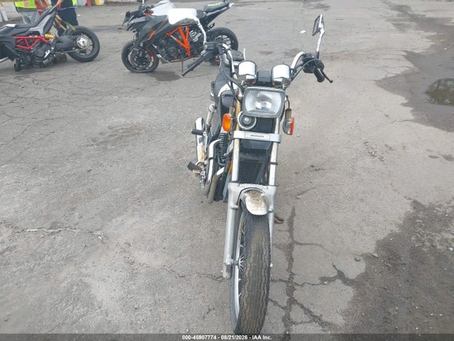 45907774 :رقم المزاد ، JH2PC0808DM002319 vin ، 1983 Honda Vt500 C مزاد بيع
