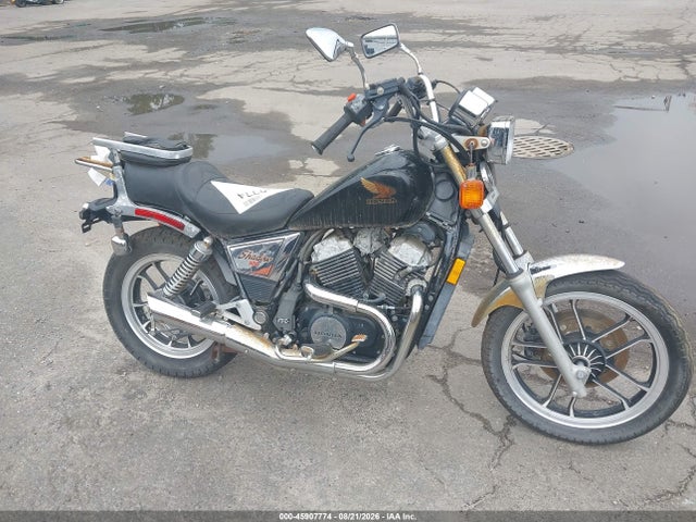 45907774 :رقم المزاد ، JH2PC0808DM002319 vin ، 1983 Honda Vt500 C مزاد بيع