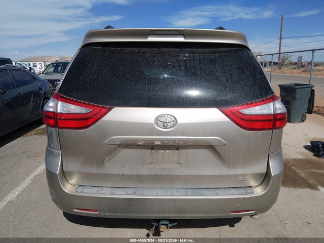 5TDYK3DC8FS573107 Toyota Sienna Xle 8 Passenger
