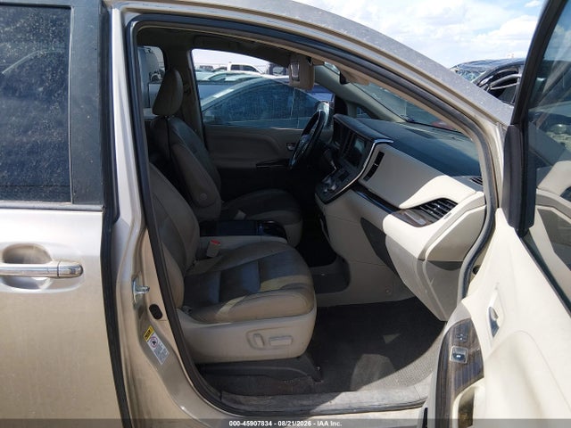 5TDYK3DC8FS573107 Toyota Sienna Xle 8 Passenger