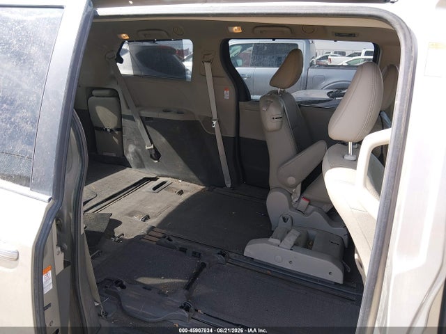 5TDYK3DC8FS573107 Toyota Sienna Xle 8 Passenger