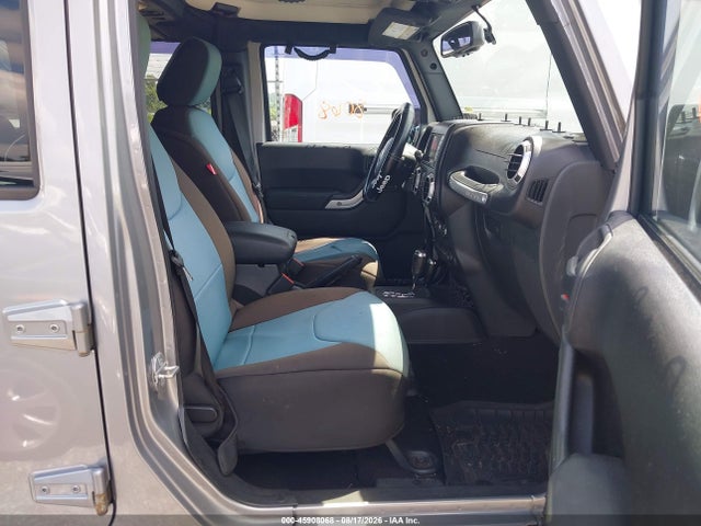 2015 Jeep Wrangler Unlimited Sahara მანქანა იყიდება აუქციონზე, vin: 1C4BJWEG7FL700409, აუქციონის ნომერი: 45908068