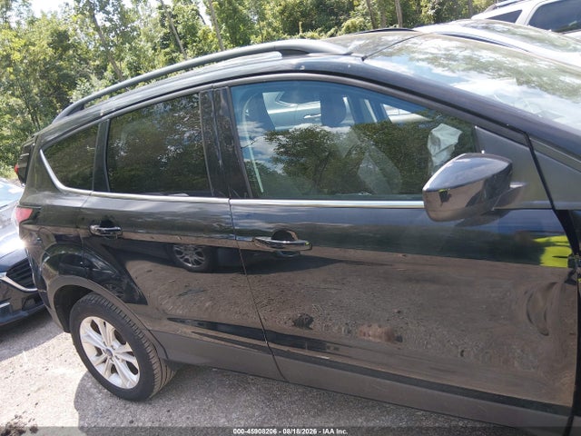 Продажа на аукционе авто 2018 Ford Escape Se, vin: 1FMCU0GDXJUC17782, номер лота: 45908206