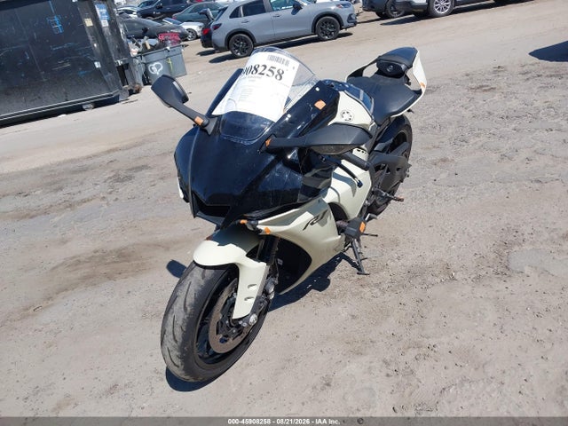 Yamaha YZFR1 2024 JYARN66Y3RA001154 Image 2