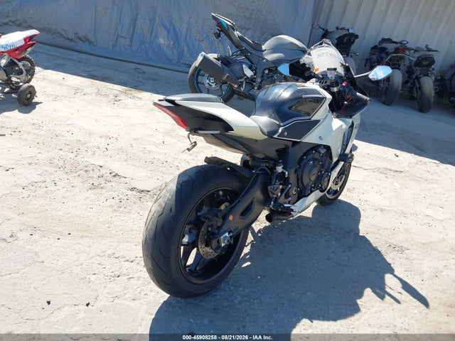 Yamaha YZFR1 2024 JYARN66Y3RA001154 Image 4
