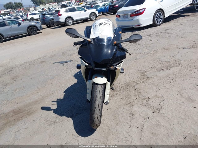 Yamaha YZFR1 2024 JYARN66Y3RA001154 Image 5