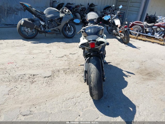 Yamaha YZFR1 2024 JYARN66Y3RA001154 Image 6