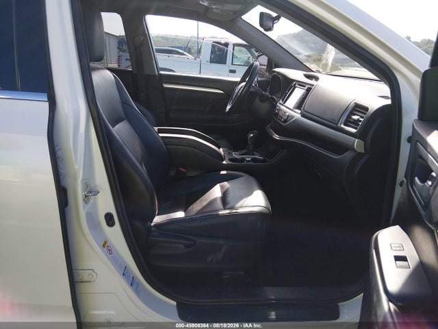 2014 Toyota Highlander Xle V6 მანქანა იყიდება აუქციონზე, vin: 5TDJKRFH6ES040569, აუქციონის ნომერი: 45908364