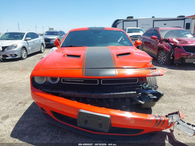 45908387 :رقم المزاد ، 2C3CDZAGXHH640505 vin ، 2017 Dodge Challenger Sxt Plus مزاد بيع