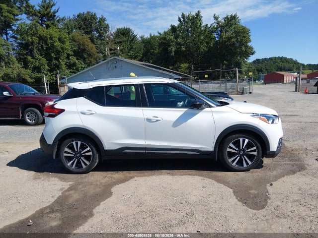 45908526 :رقم المزاد ، 3N1CP5DV6LL555671 vin ، 2020 Nissan Kicks Sr Xtronic Cvt مزاد بيع