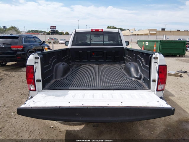 3C6JR6DT1JG135350 RAM 1500 Tradesman 4x2 8&#039; Box