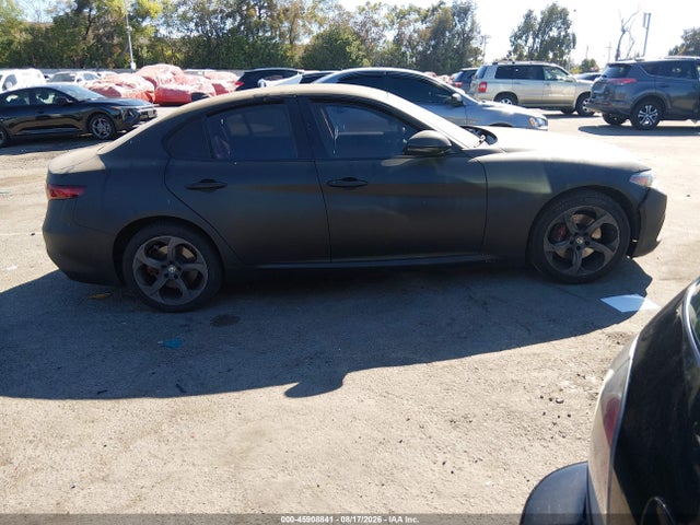 Alfa Romeo Giulia Awd 2018 ZARFAEDN8J7589422 Image 13