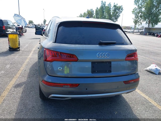 45909001 :رقم المزاد ، WA1BNAFY9J2150251 vin ، 2018 Audi Q5 2.0t Premium/2.0t Tech Premium مزاد بيع