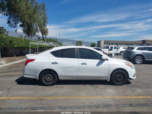 3N1CN7AP3FL883819 Nissan Versa 1.6 Sv