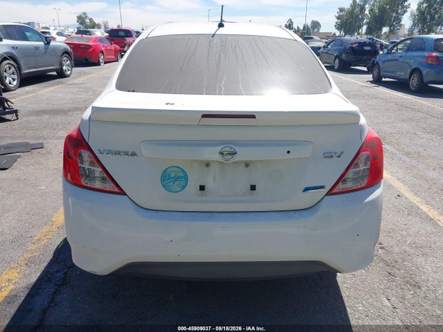 3N1CN7AP3FL883819 Nissan Versa 1.6 Sv