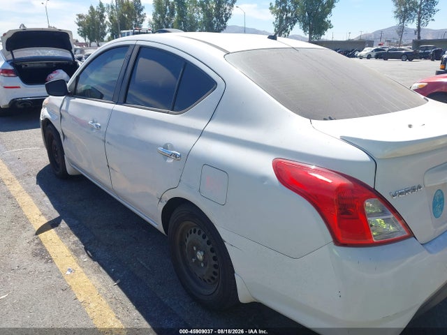 3N1CN7AP3FL883819 Nissan Versa 1.6 Sv