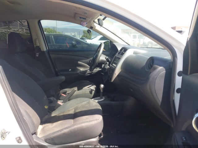 3N1CN7AP3FL883819 Nissan Versa 1.6 Sv