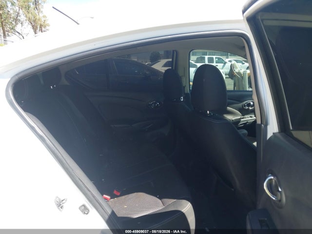 3N1CN7AP3FL883819 Nissan Versa 1.6 Sv