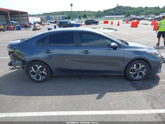 45909135 :رقم المزاد ، 3KPF24AD4ME331271 vin ، 2021 Kia Forte Lxs مزاد بيع