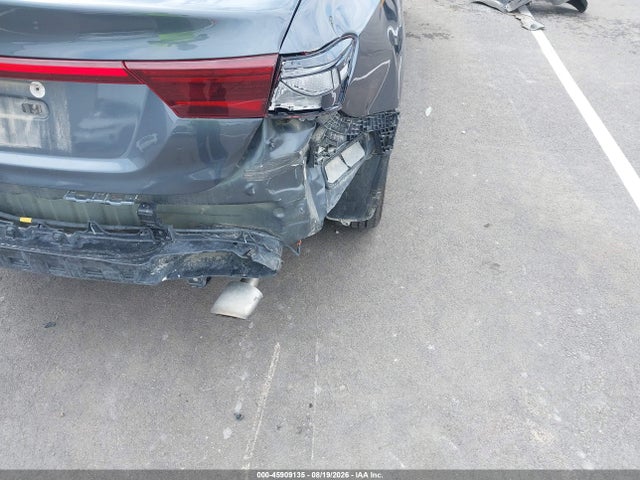 45909135 :رقم المزاد ، 3KPF24AD4ME331271 vin ، 2021 Kia Forte Lxs مزاد بيع