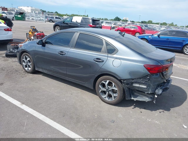 45909135 :رقم المزاد ، 3KPF24AD4ME331271 vin ، 2021 Kia Forte Lxs مزاد بيع